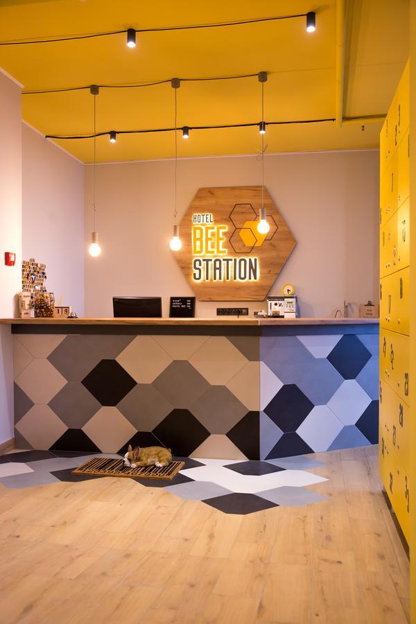 קייב Hotel Bee Station מראה חיצוני תמונה